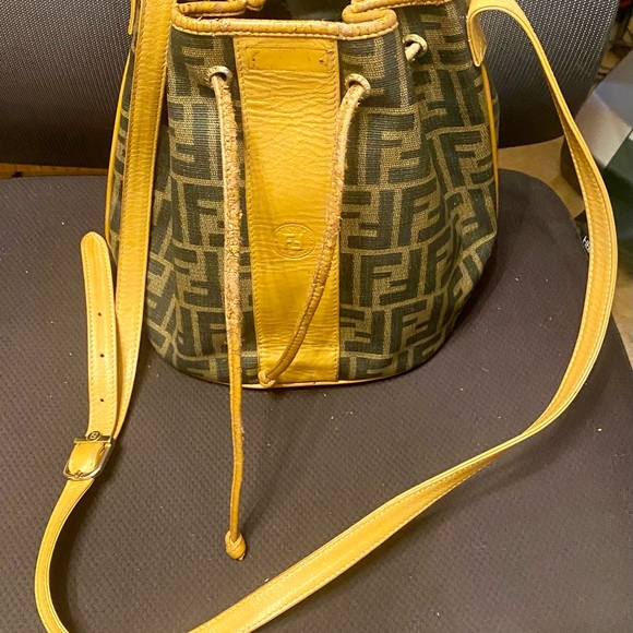 Fendi Mon Tresor Bucket Bag vintage xlnt shape - Picture 8 of 9